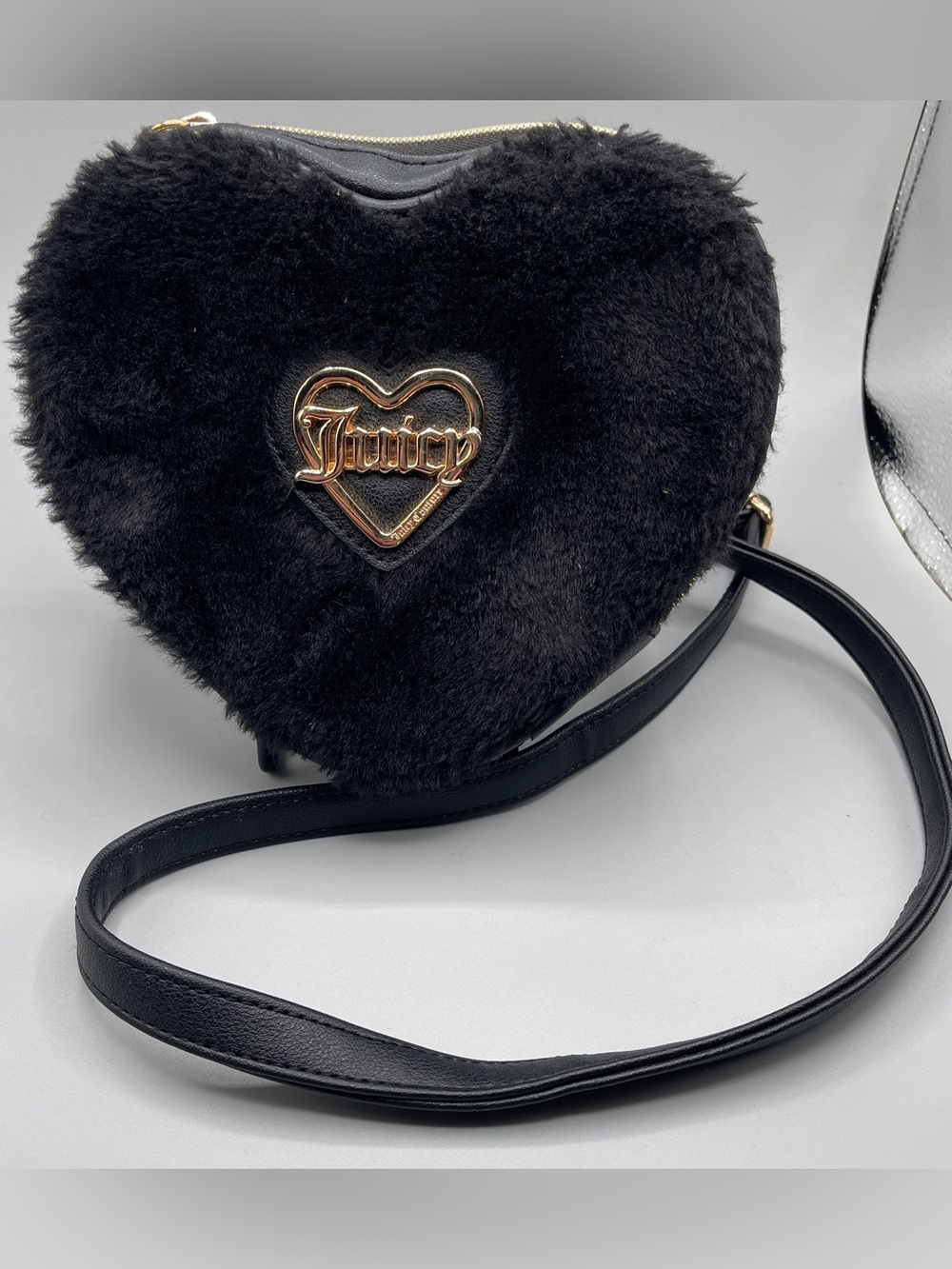 JUICY COUTURE BLACK FAUX FUR HEART SHAPED CROSSBODY PURSE BAG ~Y2K